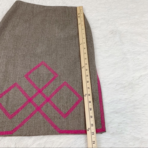 Moschino Cheap and Chic Wool knee length straight skirt with embroidered pattern - Picture 4 of 13